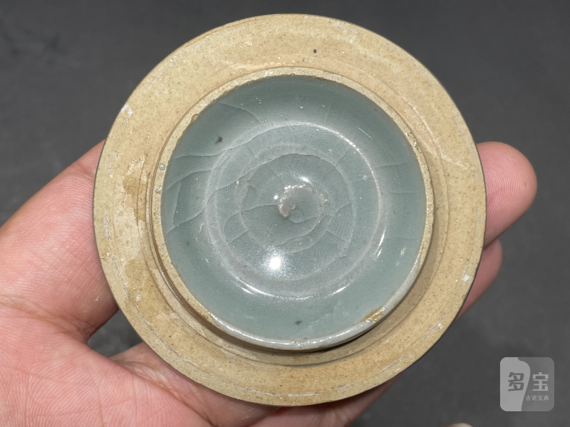 明 龙泉窑青釉象钮盖罐 - 图6